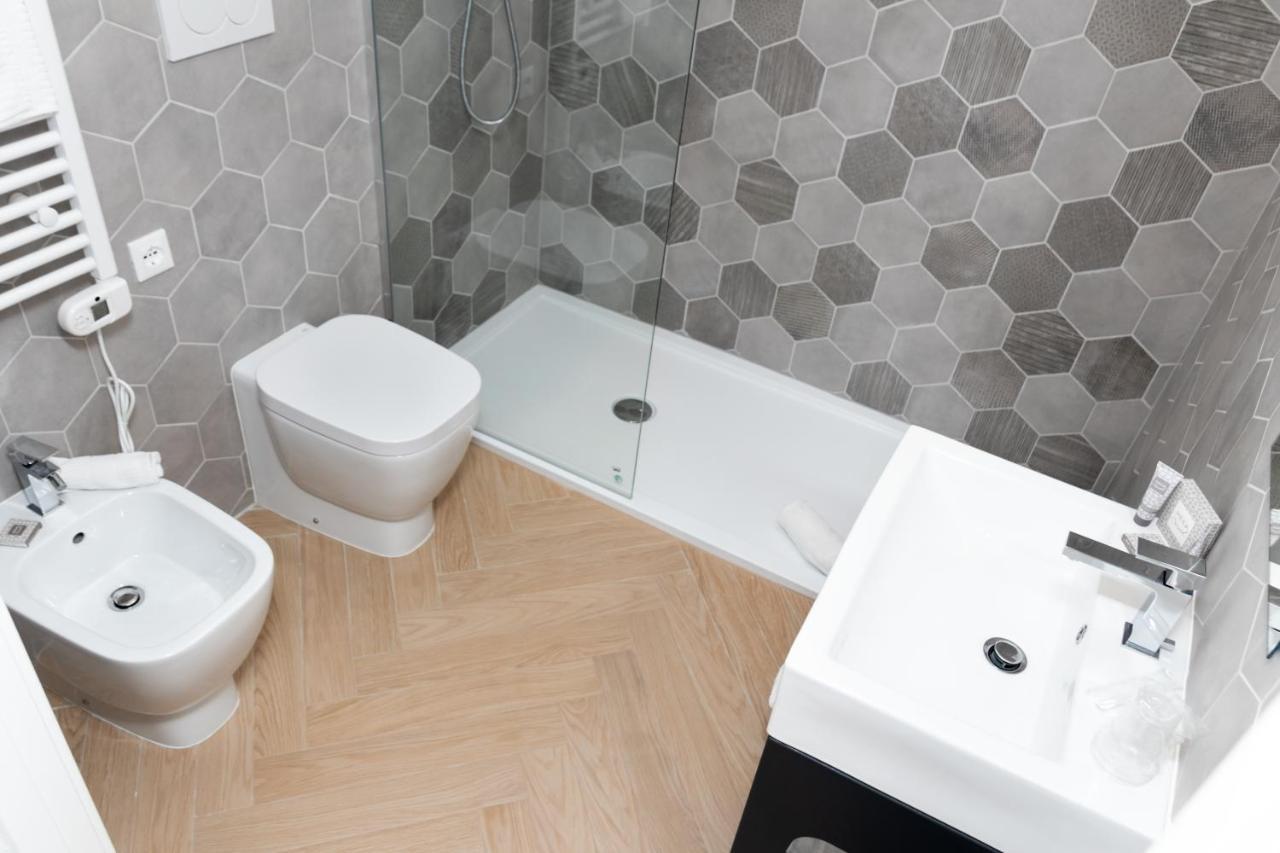 Elisabeth Boutique Rooms Триест Екстериор снимка