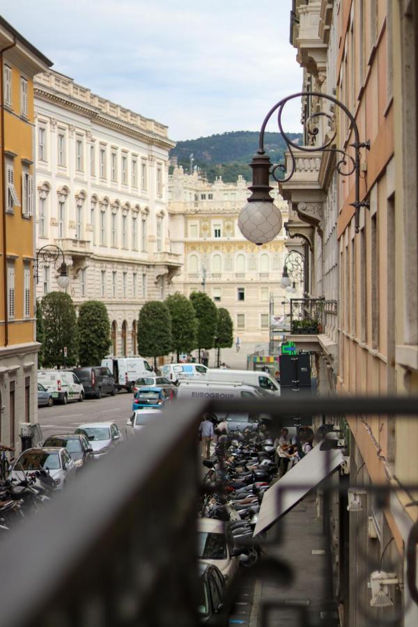 Elisabeth Boutique Rooms Триест Екстериор снимка